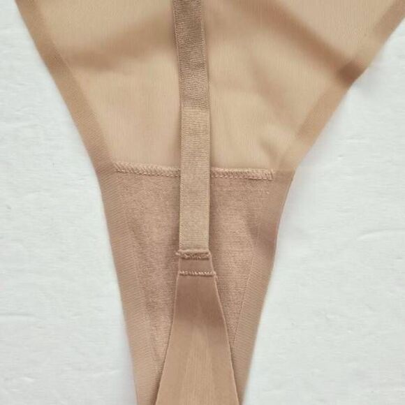 Skims String panty Nwt - Picture 8 of 8